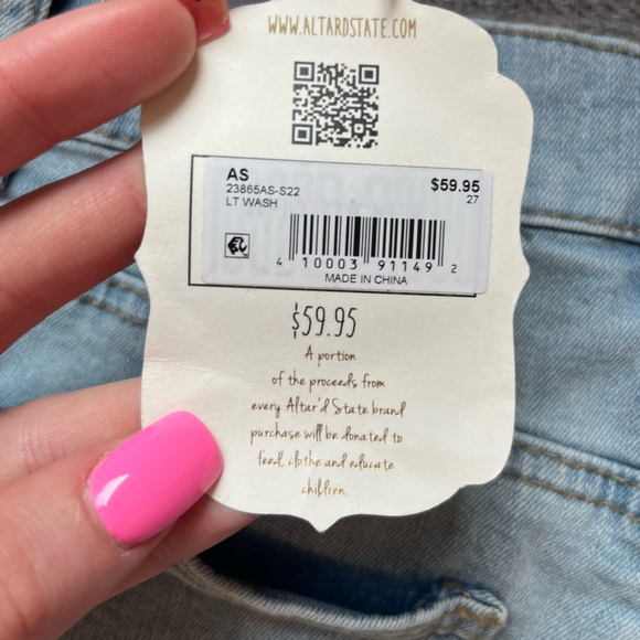 Altar’d State Mid Rise Jean Shorts (size 27) - Picture 3 of 3